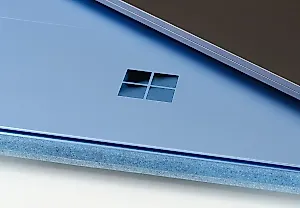 Microsoft дразнит новым Surface и 'новой эрой ПК'