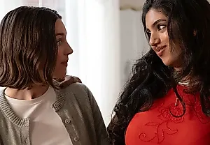 Знакомьтесь с актёрами сериала «Не для работы»