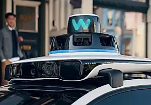 Полиция до сих пор не поймала вора, укравшего йога-одежду с помощью Waymo