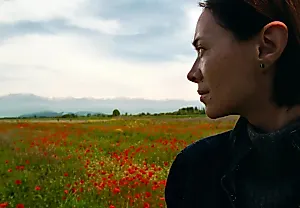 Как «Апрель» ломает шаблоны с помощью звука, POV и странных существ