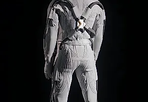 NASA и Prada: термобельё для Луны