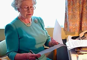 Покой и лень: секреты утреннего режима Елизаветы II