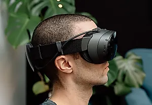 Valve завезла 13 тонн VR-гарнитур за день
