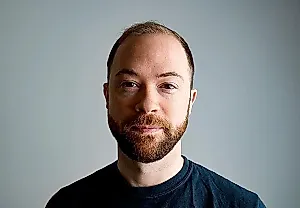 Never Post: Майк Рунетта о креативном процессе и надёжности энергоснабжения