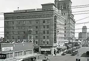 Old Packard Solves Case: How One Car Changed America