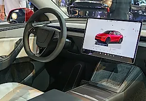 Tesla урегулировала иск по смертельной аварии с автопилотом