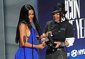 Джанет Джексон вручила Teyana Taylor премию Icon of the Year на BET Awards 2026