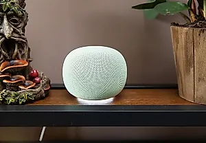 Google выкатила умную колонку, но AI «сыра»