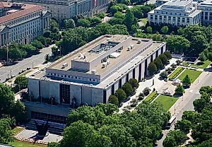 Белый дом обвиняет Смитсоновский институт в чрезмерной политизации
