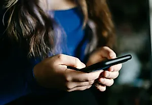 AI-боты имитируют ушедших: утешение или зависимость?