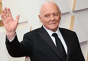 Энтони Хопкинс выпустил дебютный альбом и сингл: Оскар, оркестр и немного личной драмы