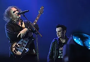 The Cure на сцене без Симона Галлапа: его сын занял место отца