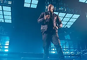 Jay-Z превращает Yankee Stadium в звездный карнавал: эминем, рианна и 4 часа ожидания