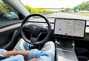 NTSB: водитель Tesla сам нарушил правила