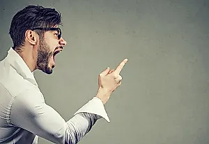 Возмездие с привкусом вежливости: людей меньше злят хамы-отплатчики, чем зачинщики