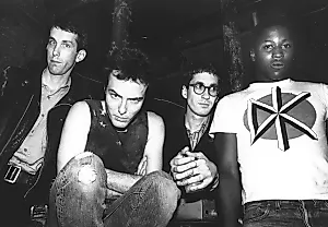 Мошенница на гитаре: как Джелло Биафра мешает воссоединению Dead Kennedys