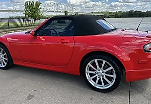 Mazda Miata 2008: Эликсир молодости в мире автомобилей