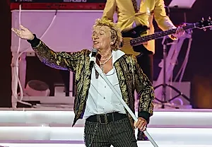 Rod Stewart переносит концерт из-за процедуры
