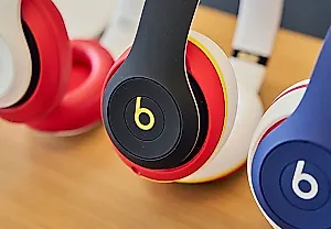 Beats новинка: наушники и загадки