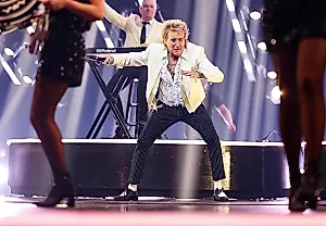 Rod Stewart отменяет концерт в Кливленде из-за врачей