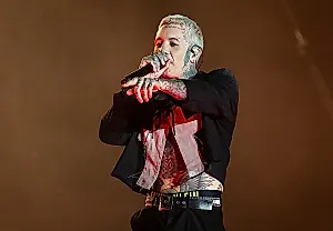 Венгерский дэткор на сцене с Bring Me The Horizon