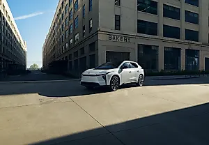 Toyota запускает новый bZ вместо bZ4X — фаворит среди электромобилей