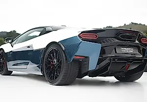 Lamborghini вывела итальянский флаг на капот: представлен Temerario Tricolore