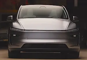 Джей Лено наездил на 2026 Tesla Model Y: опыт от первого лица!