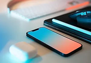 Почему iPhone дороже iPad