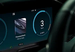 Aston Martin и Apple CarPlay Ultra: технология или выходка?