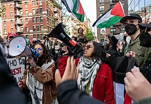 Критик отказывается от дипломов NYU после наказания студента за про-Палестинскую речь
