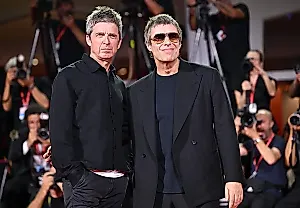 Oasis снова в туре: братья договорились о 38 концертах, но новой музыки не будет