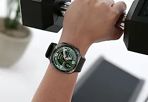 Apple Watch Ultra 4 против Galaxy Watch Ultra 2: битва титанов