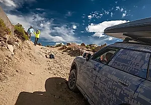 Mini Countryman против пустыни: новый внедорожный вариант испытывают на Rebelle Rally