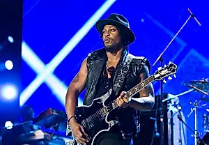 D’Angelo отменяет выступление на Roots Picnic из-за медицинских проблем