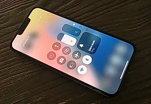Битва бюджетного iPhone: Как я полюбил 16e на фоне 15