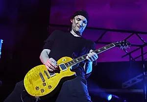 Джош Клингоффер: Гитарист Red Hot Chili Peppers уклонился от тюрьмы за аварийное убийство