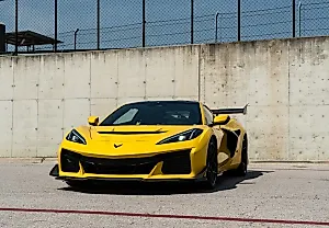 Chevrolet Corvette ZR1: когда ажиотаж встречает гиперскорость