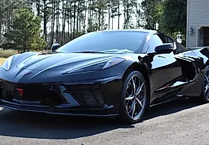 Под знаком Стингрея: уничтожьте свою скуку с 2022 Chevrolet Corvette!