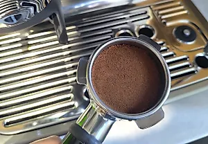 Sage Barista Impress — ваши латте на завтрак: кофейный спутник в мире абсурда