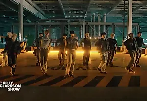 SEVENTEEN снова зажигают на "Шоу Келли Клаксона"