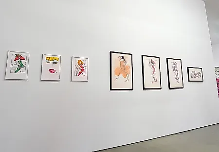 Галерея The Hole тонет в долгах
