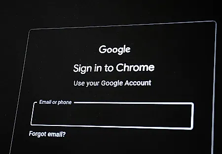 Chrome silently downloads 4GB AI file, researcher claims