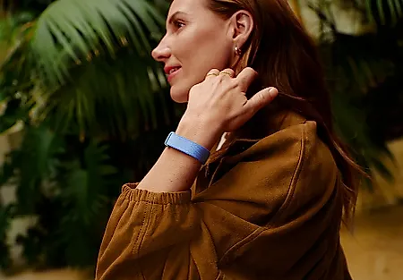 Google запускает фитнес-браслет Fitbit Air, похожий на Whoop