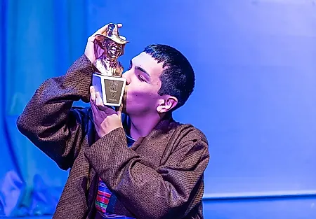 Молодой талант Milo J переворачивает церемонию Premios Gardel, пока легенды празднуют юбилеи и возвращения