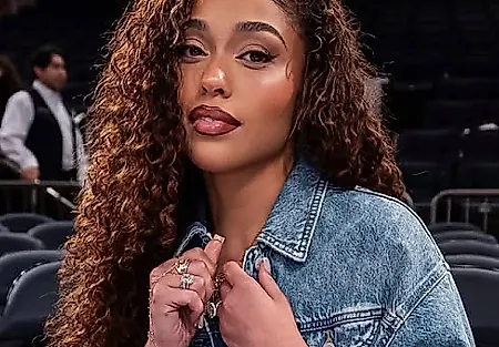 Сумка Jordyn Woods стала хитом на финале NBA