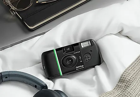 Fujifilm выпускает особые версии QuickSnap: водонепроницаемую и черно-белую
