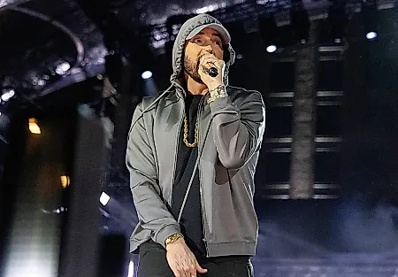 Eminem проигрывает дело против Swim Shady: бренд-парадик смены прав