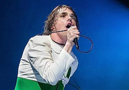My Chemical Romance закатывают диджей-вечеринку: Герард Уэй закрыл сет абсурдным треком