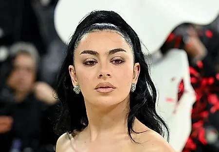 Charli xcx: Music, Fashion, Film – анализ первого успеха